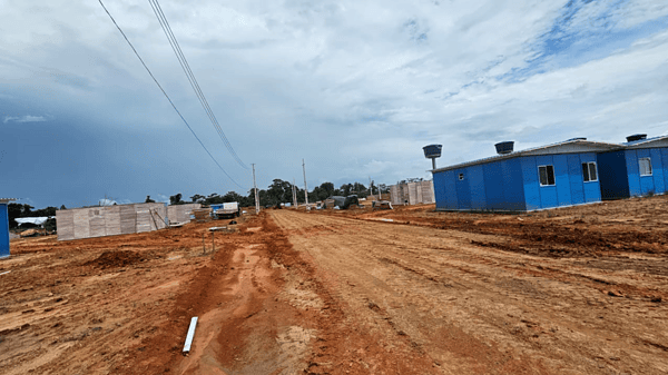 Veja como está o local onde estão sendo construídas as casas do programa 1001 Dignidades em Rio Branco