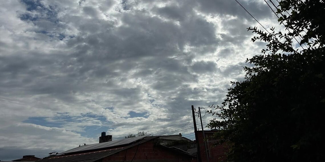 Domingo no Acre terá clima quente, ventilado e com chuvas pontuais; máximas chegam a 34ºC