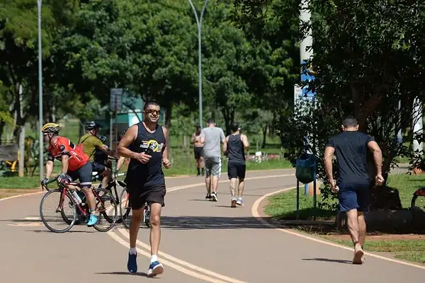 Exercícios matutinos são melhores pra saúde, diz estudo