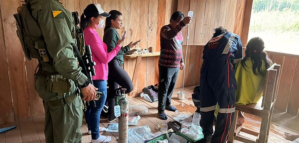 Bebê indígena de 10 meses com pneumonia é resgatado de aldeia no interior do Acre para tratamento em hospital