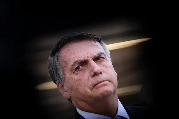 Bolsonaro apresenta melhora e responde a antibióticos, diz boletim