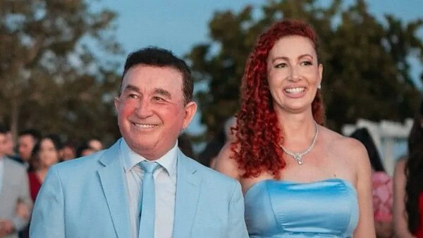 Morre Lorena Batista, filha do cantor Amado Batista, aos 46 anos