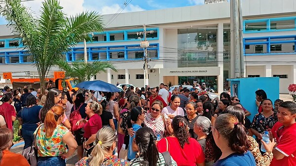 Servidores da educação de Rio Branco convocam mobilização em frente à prefeitura por reposição salarial