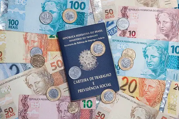 Governo prepara medidas para reduzir juros do consignado para CLT