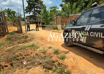 Homem de 31 anos é executado com vários tiros na cabeça em área de invasão no Acre 2 Homem de 31 anos é executado com vários tiros na cabeça em área de invasão no Acre