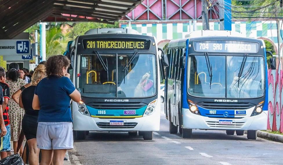 Entidade de moradores de Rio Branco repudia paralisação dos ônibus e cobra soluções da prefeitura