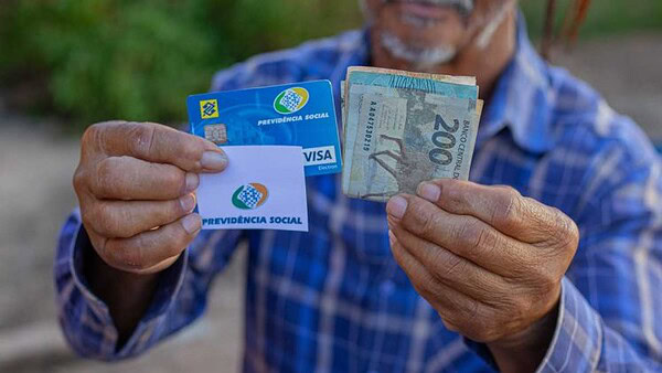 INSS: pagamento liberado hoje para benefícios com final 4 e 9 acima de 1 salário mínimo