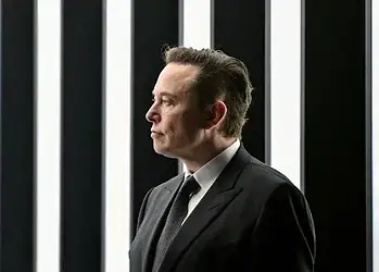 Presidente-executivo da Tesla, Elon Musk, na Alemanha  • 22/03/2022Patrick Pleul/Pool via REUTERS
