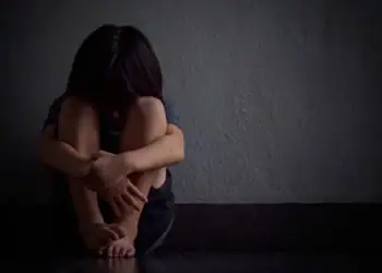 Homem é preso acusado de vender vídeos sexuais da filha de 6 anos