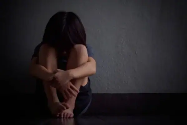 Homem é preso acusado de vender vídeos sexuais da filha de 6 anos