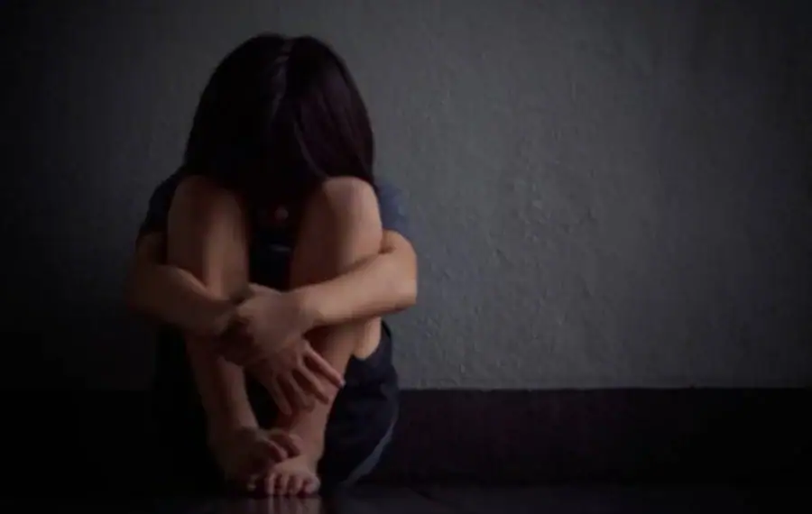 Homem é preso acusado de vender vídeos sexuais da filha de 6 anos